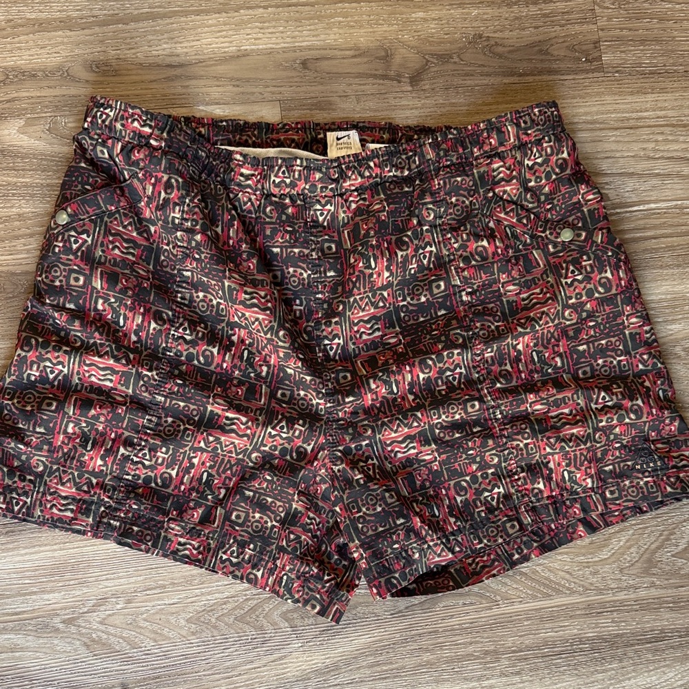 Nike ACG NRG Women’s Shorta with Abstract Tribal Print Size: M